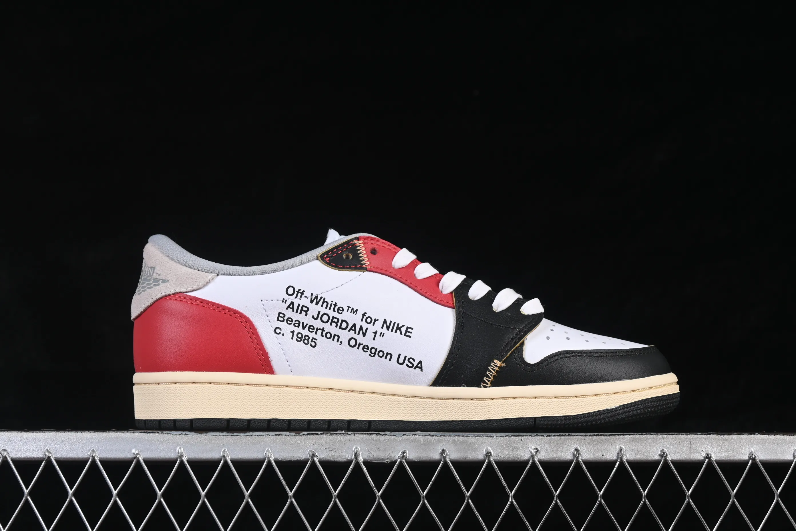 All Categories Air Jordan Jordan Series Basketball Shoes Air Jordan 1 Low High-end Customized Low-top Sneakers Travis Scott x Air Jordan 1 Low OG AJ1 Joe 1 Joint Overhook